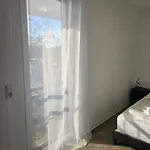 Bright With Balcony & Parking - Apolonialiving