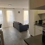 Bright With Balcony & Parking - Apolonialiving Apartman *