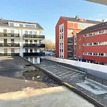 Bright With Balcony & Parking - Apolonialiving Apartman