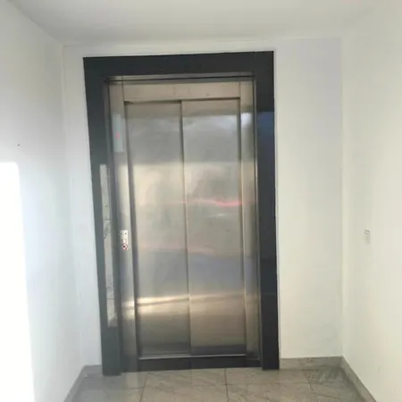 Bright With Balcony & Parking - Apolonialiving Apartman