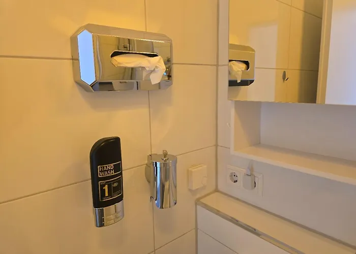 Apartment Homely Second Floor Apt-balkon Und Parken-apolonialiving